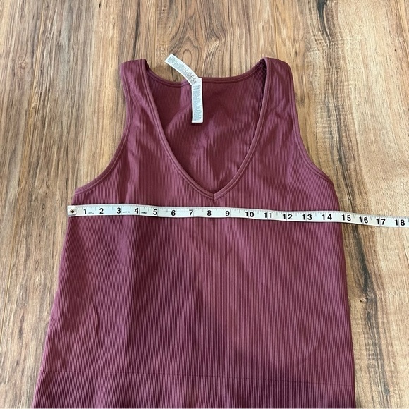 Athleta Aurora Seamless Tank Top - Picture 6 of 9